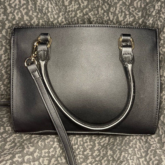 Guess Quilted black purse with gold hardware lightly used - Picture 3 of 5